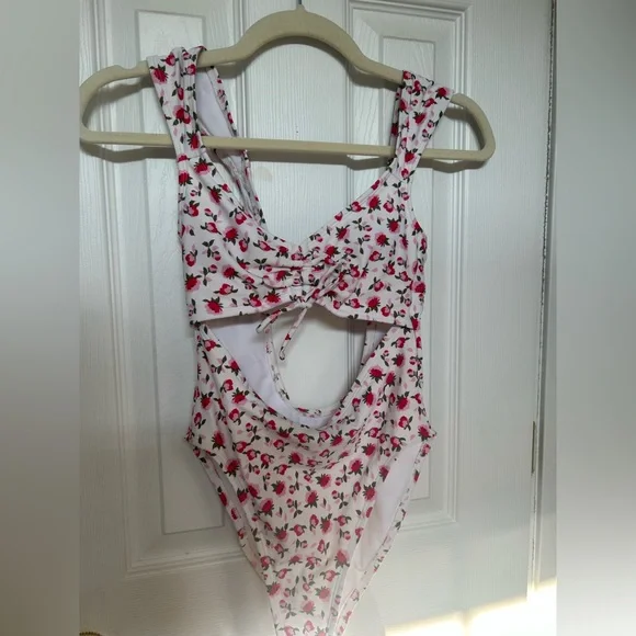 xhilaration One Piece Bathing Suit XS - Picture 2 of 3